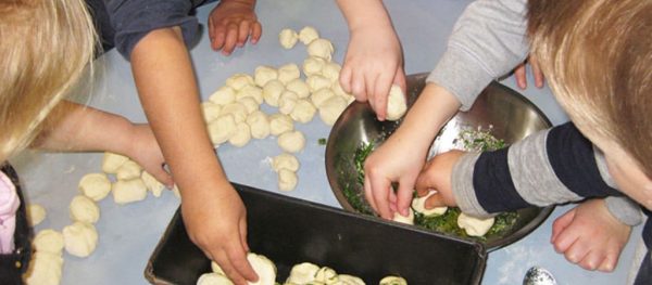 MakeBread au Kinder Incursions Melbourne Victoria